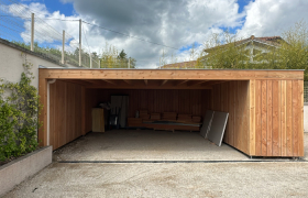 Double carport voiture avec zone de rangement à Geyssans